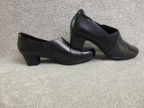 Clarks Shoes Womens UK 7 D Black Leather Comfort Block Heel Slip On Smart BNIB